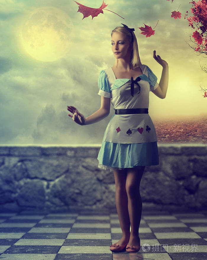 童话故事美丽的女孩，穿着一件蓝色的裙子幻想场景