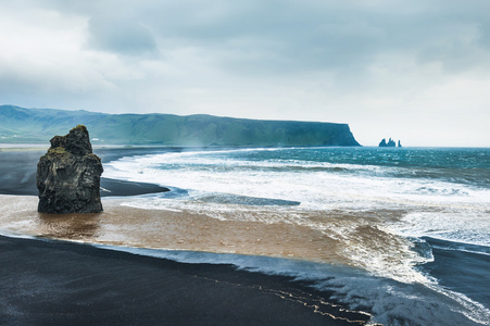 黑色的 Reynisfjara 海滩的美景