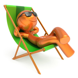 人休息沙滩躺椅太阳镜微笑旅游放松