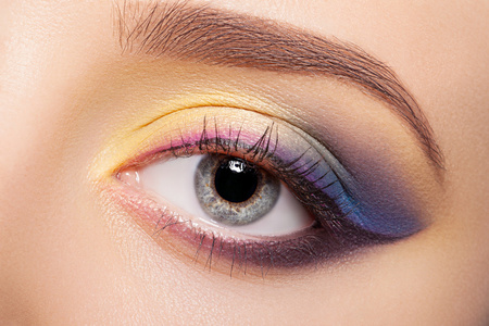 美丽的眼妆图片