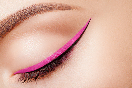 美丽的眼妆图片
