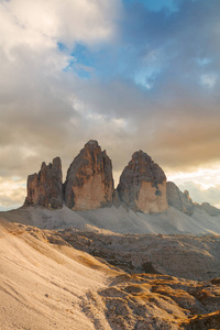 在优美的环境中白云岩 Tre 犯罪 di Lavaredo