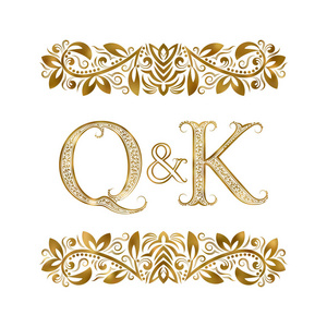 Q 和 K 年份的缩写标志符号。这些字母被观赏元素所包围。婚礼或商业伙伴在皇家风格的字母组合