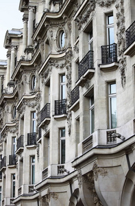 文艺复兴时期建筑与阳台在巴黎图片