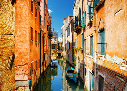 意大利威尼斯里约特拉第二运河的美丽景色