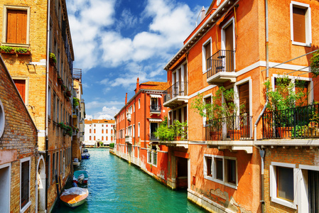 旧房子和里约马林运河威尼斯五颜六色的门面