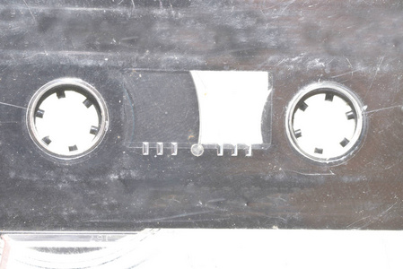 宏拍摄的旧的又脏又臭的盒式磁带