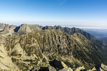 景观的山脊在秋天的颜色照片