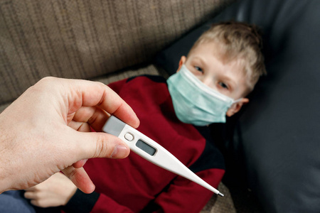 儿童发烧图片