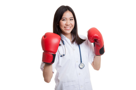 年轻的亚洲女医生准备战斗图片