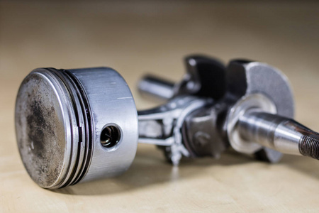 曲轴, 活塞和其他部分的内部燃烧 en照片