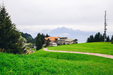 Rigi 山和徒步旅行路线在瑞士