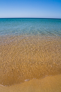 黑海在克里米亚在夏天的海滩