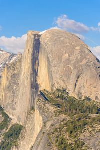 半圆顶岩石和谷从冰川点全景看法点在优胜美地国家公园在内华达, 加利福尼亚, 美国
