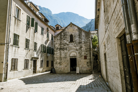 圣 Michael 教会在老城的科托尔，黑山