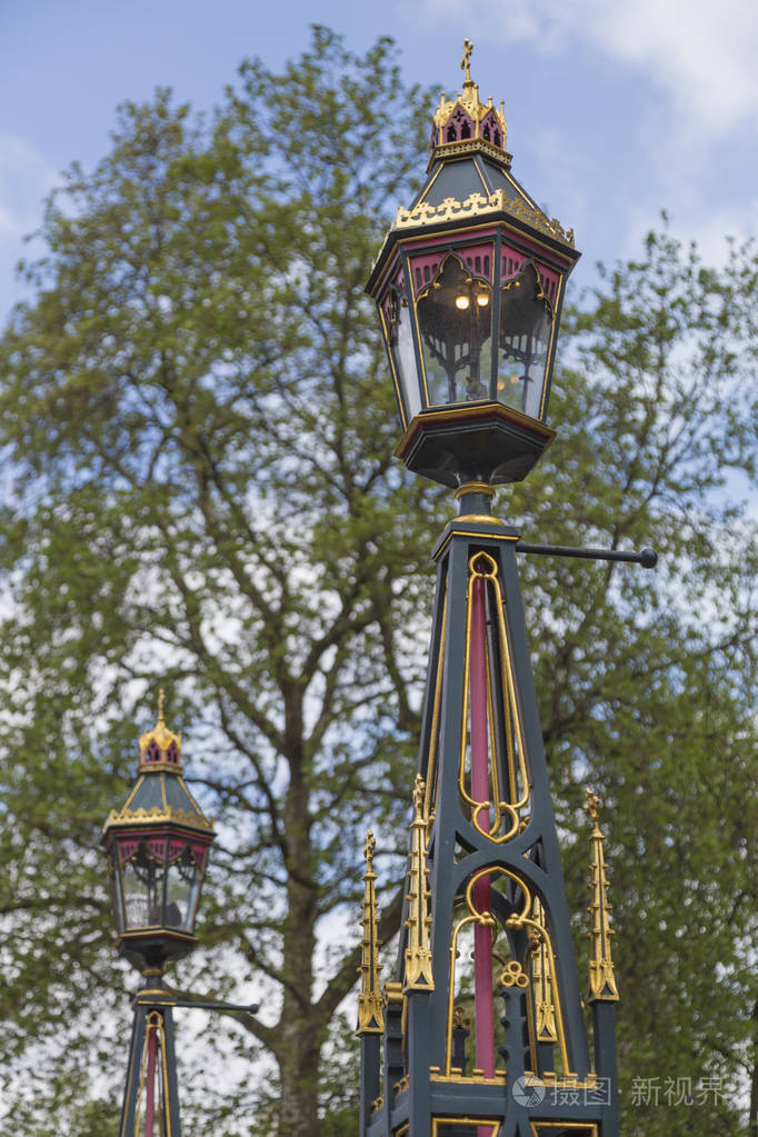 煤气灯在街上