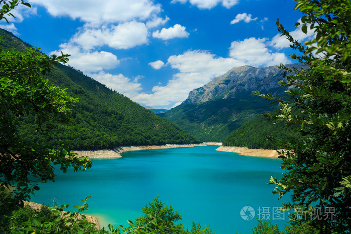 著名的复配峡谷以其梦幻般的水库。巴勒斯坦民族权力机构