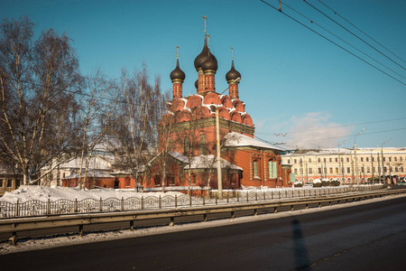 雅罗斯拉夫尔的红色砖教会在俄国的顿悟
