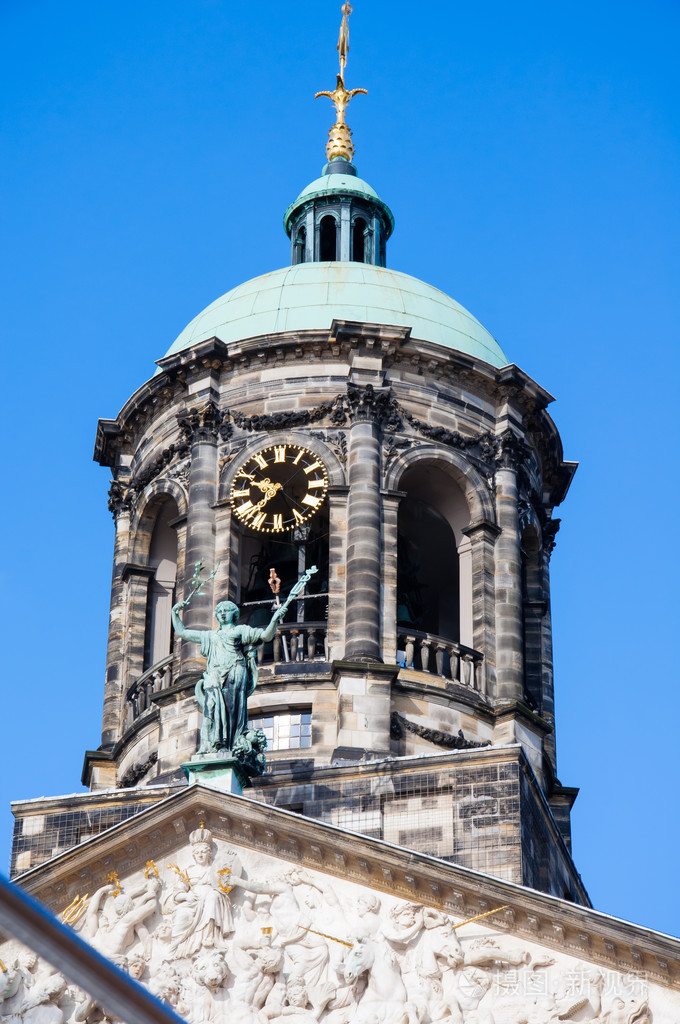 市中心的皇家宫殿在荷兰的阿姆斯特丹,钟楼