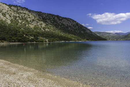 希腊海滩清澈清澈的海水