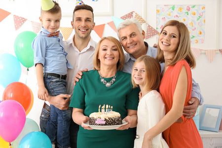 家人庆祝家人庆祝生日照片