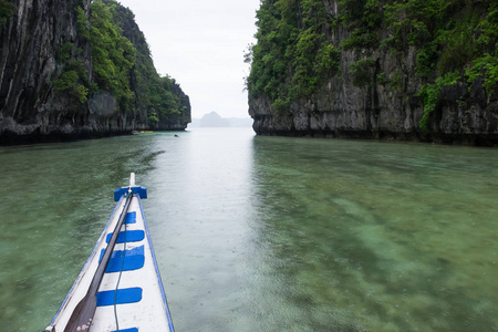 海中的岩石形成El Nido, 巴拉望, 菲律宾