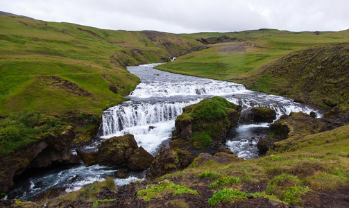 冰岛斯科格弗斯瀑布在雨天