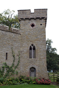 在英格兰的克罗夫特城堡入口塔