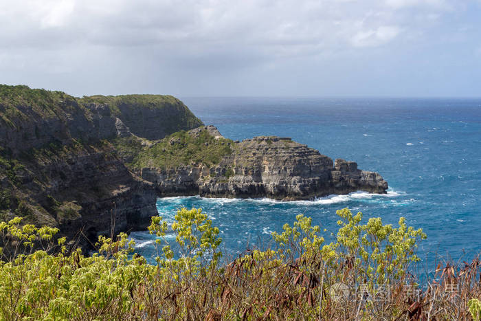 位于维吉耶的悬崖--加勒比的瓜德罗普岛最北部分