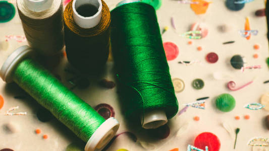 卷轴上的彩色纱线, 管, 棉, 羊毛, 亚麻线纱线