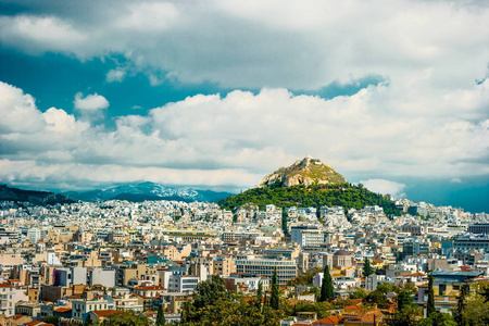 城市景观的雅典和 Lycabettus 山