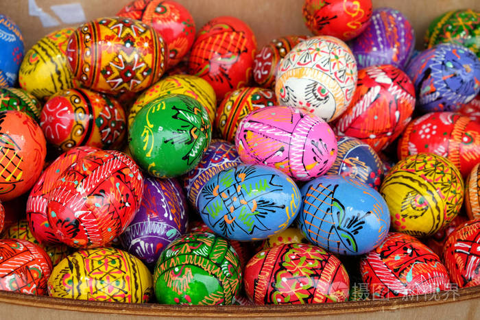 看了很多装饰鸡蛋.复活节庆祝活动