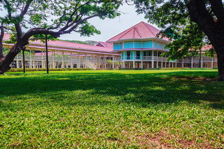 美丽的建筑 af Mrigadayavan 宫殿, 前皇家住宅和旅游景点在茶, 碧武里省, 泰国