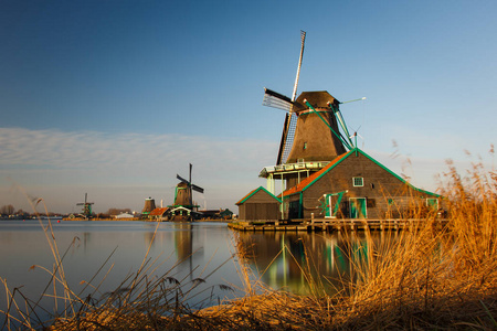 传统的荷兰风车