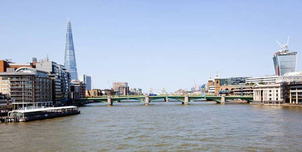 泰晤士河和伦敦的体系结构