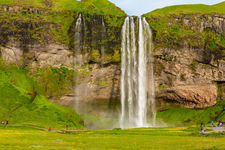 Seljalandsfoss 最著名的冰岛瀑布之一