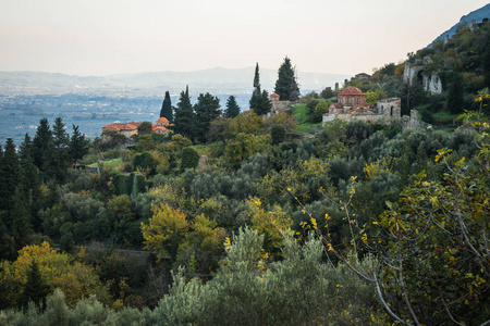 拜占庭帝国城堡 Mystras 镇的废墟