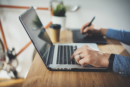 首席设计师图片