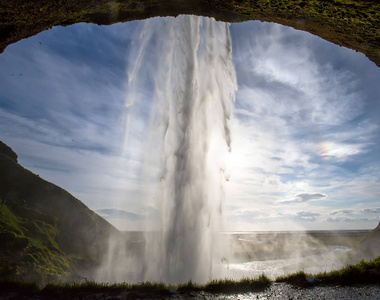 Seljalandsfoss 最著名的冰岛瀑布之一