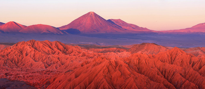 瀑布licancabur火山阿塔卡马沙漠辣椒