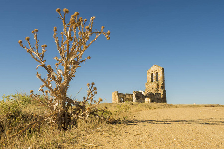 沙漠中废弃的教堂