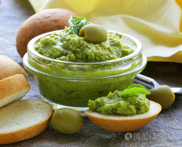 开胃菜的腌制黑橄榄酱,传统倾角