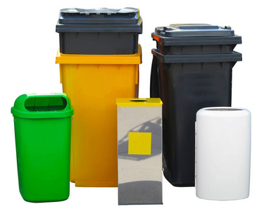 许多不同的五颜六色的垃圾箱容器分离