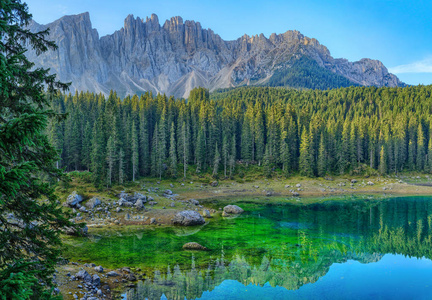 多洛米蒂山 湖 意大利