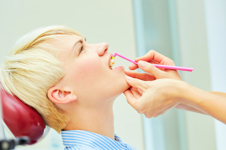 la correcta utilizacin de un cepillo de dientes para la higiene