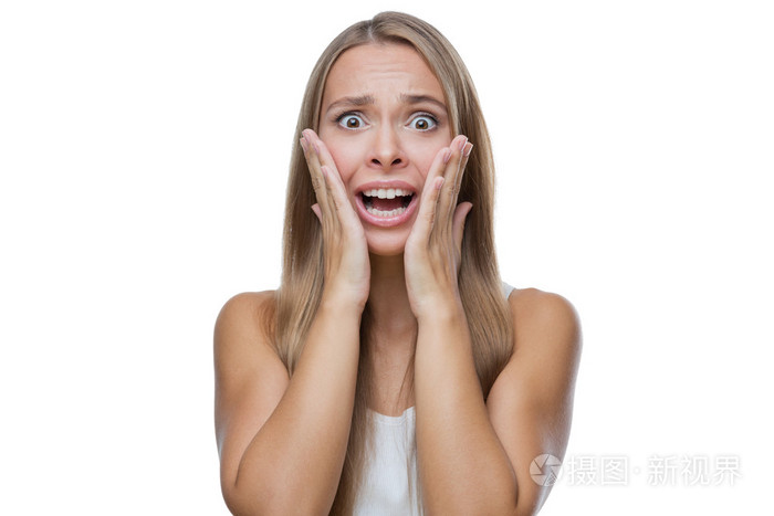 在白色背景上的惊讶女人肖像