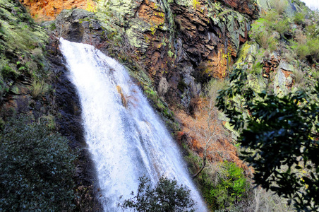 Cidadelle 加利西亚 Spai 的水瀑布