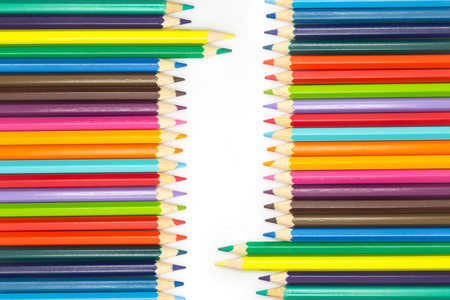 组的木制铅笔，多个颜色