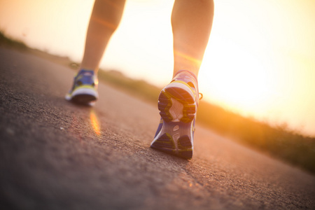 赛跑者脚步图片