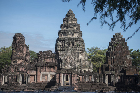 Phimai 历史公园的高棉寺庙废墟在 Phimai 节日在 Phimai 镇在 Provinz 空的叻差在泰国。泰国, Phi